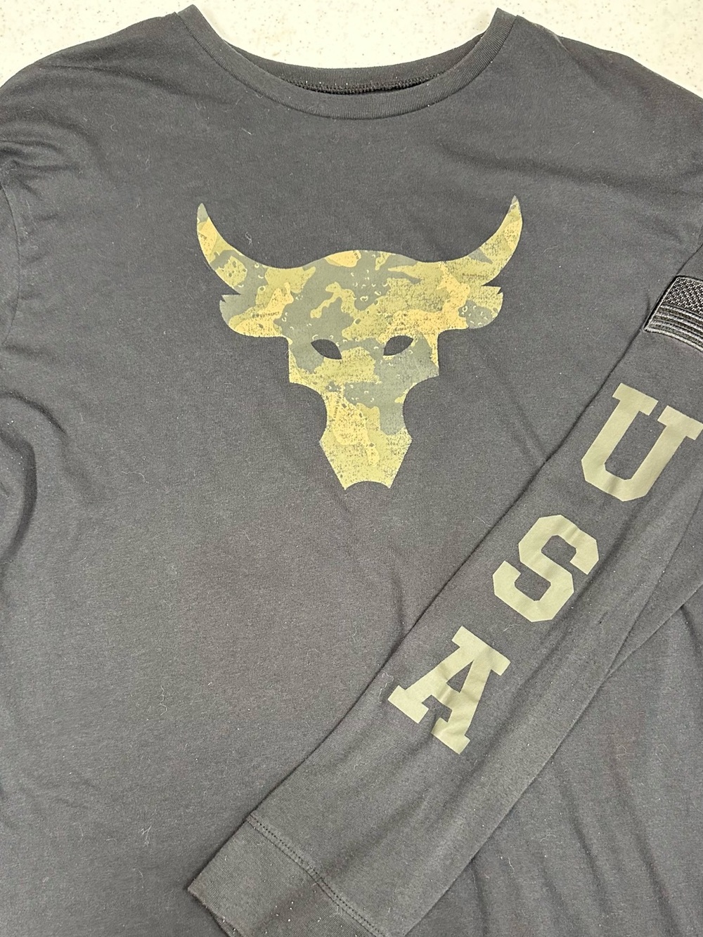 Under Armour Black Long-Sleeve Tee with Camouflage Bull & USA Sleeve